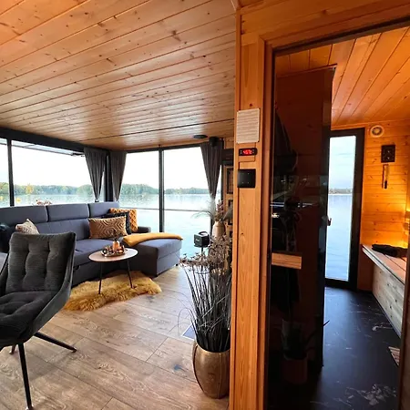 Bohea Hausboot