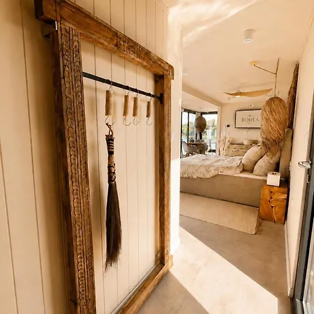 Bohea Hausboot Mit Sauna Und Kamin * Швилохзе