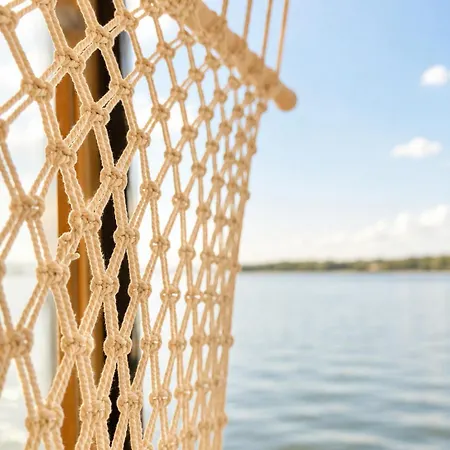 Bohea Hausboot Mit Sauna Und Kamin
