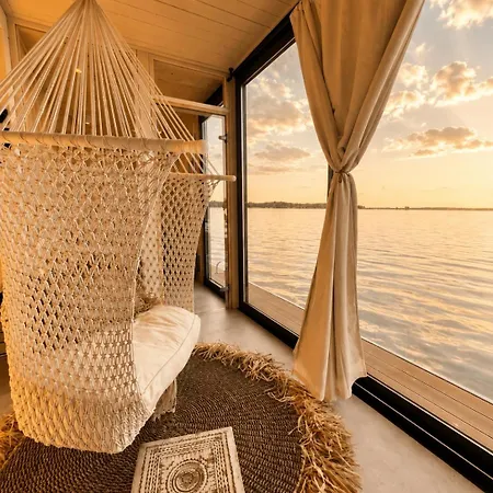 Bohea Hausboot Mit Sauna Und Kamin Ботель *