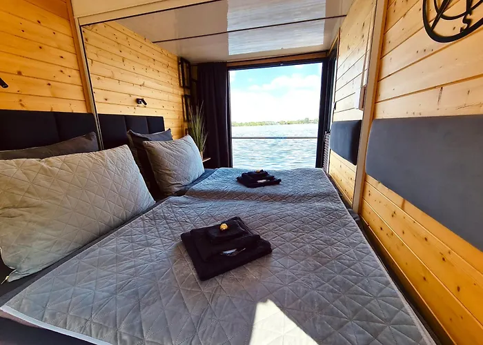 Seezeit- Schwielochsee- Hausboot Hotel en barco *